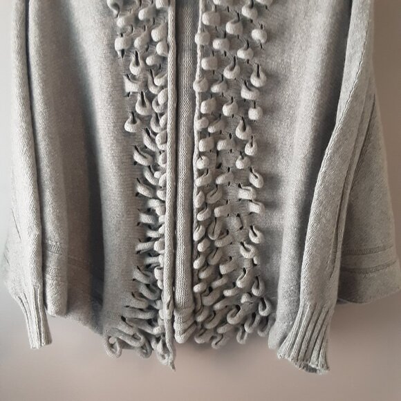 Gorgeous Made in Italy Tabaroni Grey Cashmere Shawl Shrug Sweater Size Med-Large - Picture 3 of 14